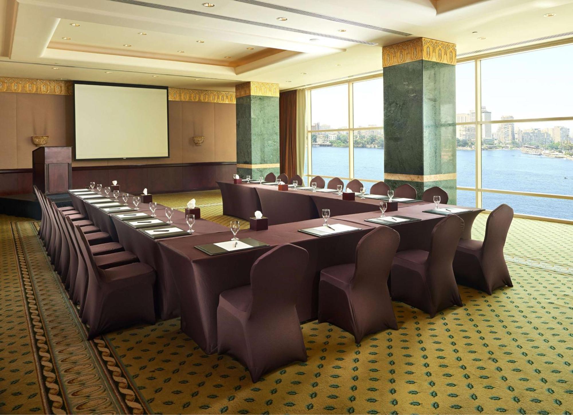 Hilton Cairo Grand Nile Hotell Eksteriør bilde Meeting room